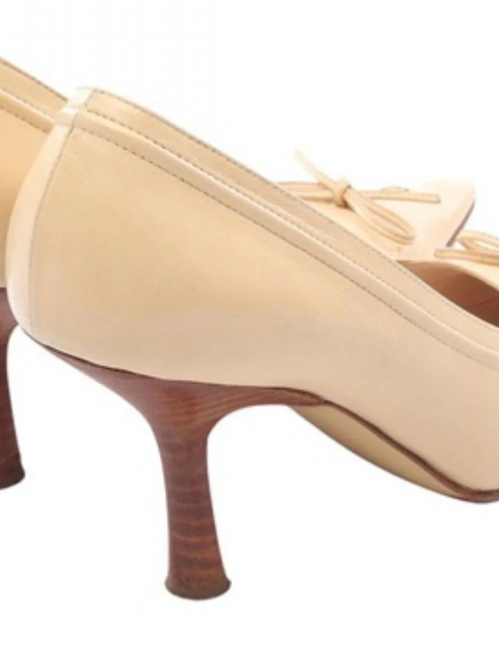 CHANEL Cream Pointed-Toe Leather Pumps with Bow and Gold CC